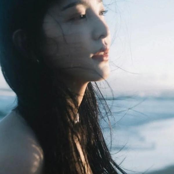 奇异人生马戏团 封面