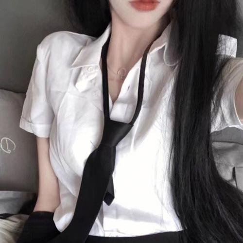 灰烬之外 封面